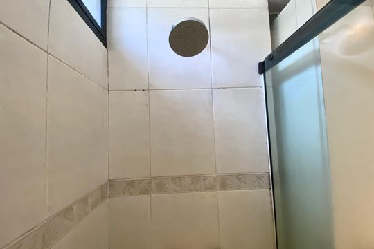 Banheiro Suíte de apartamento à venda com 2 quartos, 82m² em Leblon, Rio de Janeiro