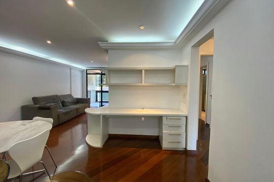 Sala de apartamento à venda com 2 quartos, 82m² em Leblon, Rio de Janeiro