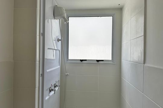 Banheiro social  de apartamento à venda com 2 quartos, 45m² em Recreio, Rio de Janeiro