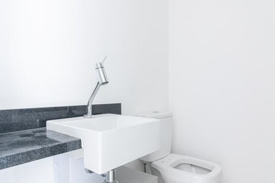 Banheiro Social de kitnet/studio à venda com 1 quarto, 22m² em Indianópolis, São Paulo