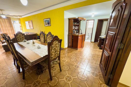 Sala 1 de casa para alugar com 4 quartos, 480m² em Vila da Penha, Rio de Janeiro