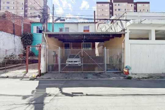 Fachada de casa à venda com 2 quartos, 200m² em Sacoma, São Paulo