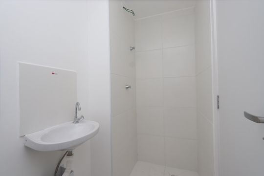 Banheiro de kitnet/studio para alugar com 1 quarto, 40m² em Vila Ema, São Paulo