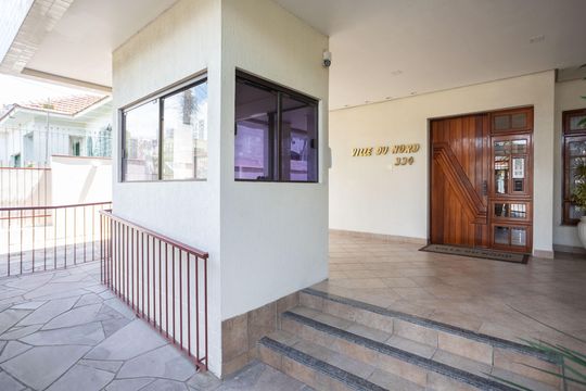 Área comum de apartamento para alugar com 3 quartos, 180m² em São Sebastião, Porto Alegre