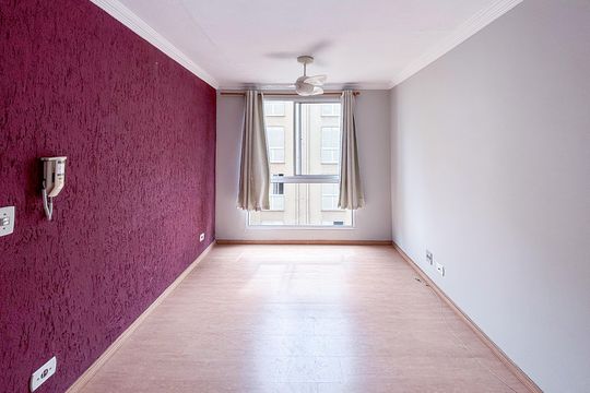 Sala de apartamento para alugar com 2 quartos, 42m² em Conjunto Promorar Raposo Tavares, São Paulo