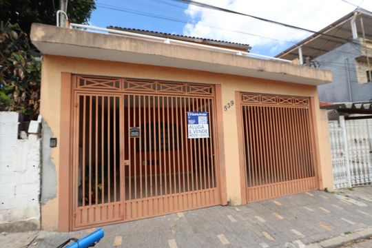 Fachada de casa à venda com 3 quartos, 168m² em Vila Santa Clara, São Paulo