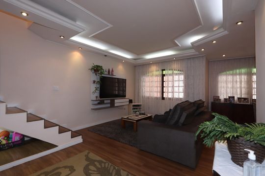 Casa à venda com 3 quartos, 168m² em Vila Santa Clara, São Paulo