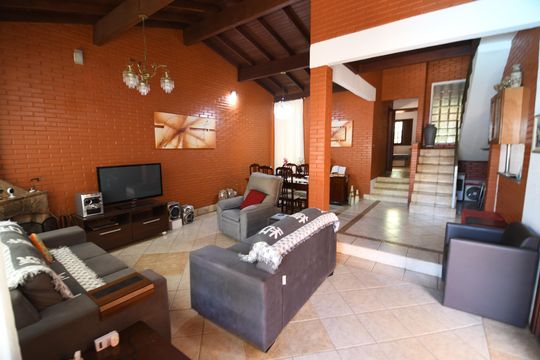 Casa de Condomínio para alugar com 4 quartos, 476m² em Conjunto Habitacional Vila Santana (sousas), Campinas