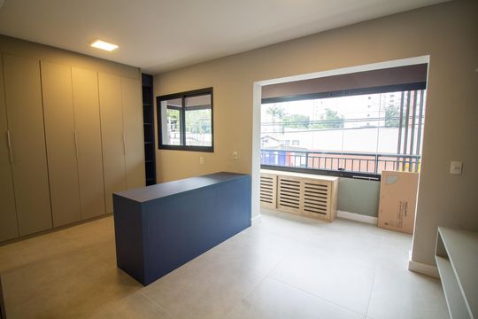 Sala / Quarto - Studio de kitnet/studio para alugar com 1 quarto, 49m² em Campo Belo, São Paulo