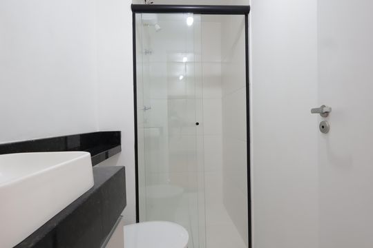 Banheiro de apartamento à venda com 2 quartos, 30m² em Vila Sônia, São Paulo