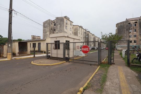 Fachada e portaria de apartamento para alugar com 2 quartos, 43m² em Rio Branco, Canoas