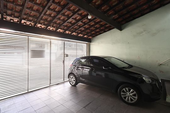 Garagem de casa à venda com 3 quartos, 180m² em Vila Silvestre, Santo André