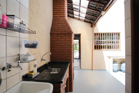 Área de Serviço de casa à venda com 4 quartos, 252m² em Jardim Textil, São Paulo