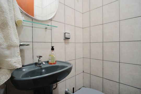 Lavabo da Garagem de casa à venda com 4 quartos, 252m² em Jardim Textil, São Paulo