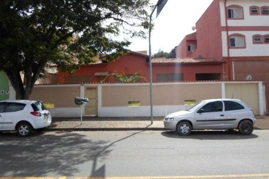 Fachada de casa à venda com 3 quartos, 220m² em Jardim do Lago, Campinas