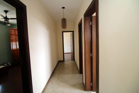 Sala 2 - Corredor de casa à venda com 5 quartos, 171m² em Irajá, Rio de Janeiro