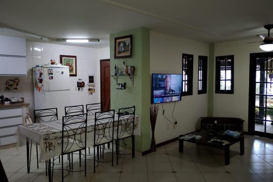 Casa à venda com 3 quartos, 175m² em Itaipu, Niterói