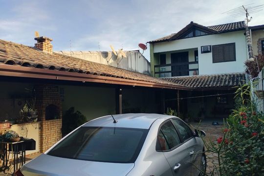 Casa à venda com 3 quartos, 175m² em Itaipu, Niterói
