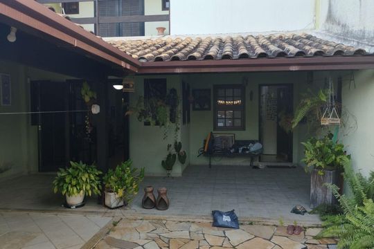 Casa à venda com 3 quartos, 175m² em Itaipu, Niterói