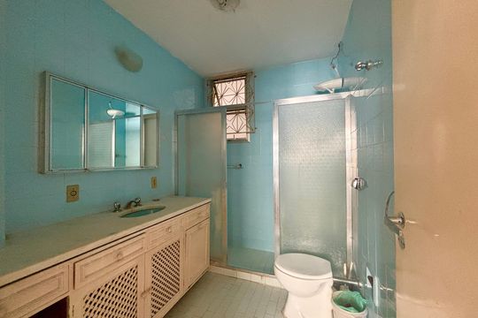 Suíte - banheiro de apartamento à venda com 3 quartos, 90m² em Leblon, Rio de Janeiro