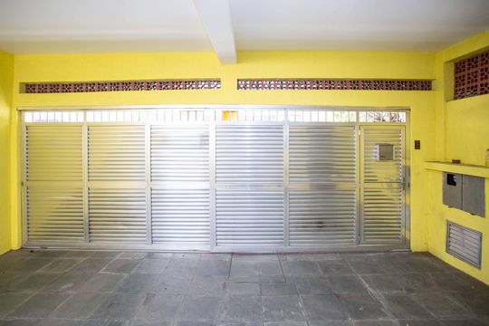 Garagem de casa à venda com 2 quartos, 181m² em Campanário, Diadema