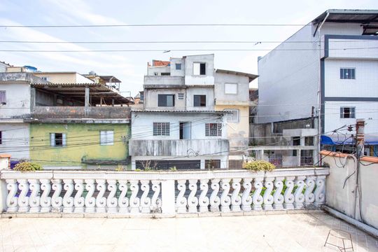Sacada de casa à venda com 2 quartos, 181m² em Campanário, Diadema