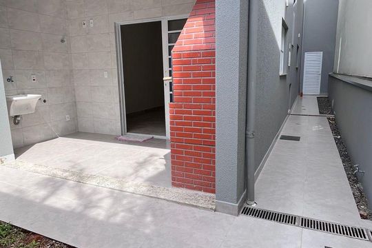Quintal de casa à venda com 3 quartos, 137m² em Parque Jambeiro, Campinas