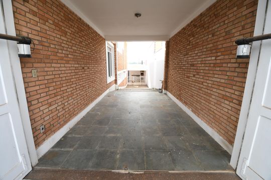 Garagem de casa à venda com 5 quartos, 370m² em Jardim Nossa Senhora Auxiliadora, Campinas