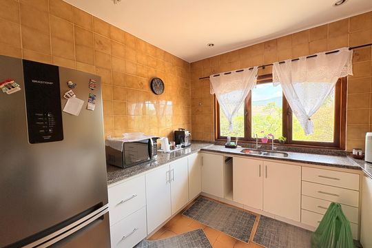 Cozinha de casa de condomínio à venda com 4 quartos, 4000m² em Malota, Jundiaí