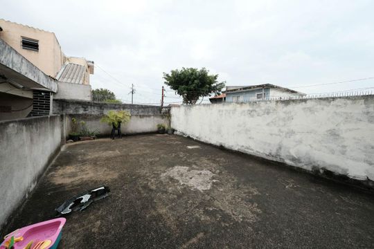 Área externa de casa à venda com 3 quartos, 120m² em Jardim Hercilia, São Paulo
