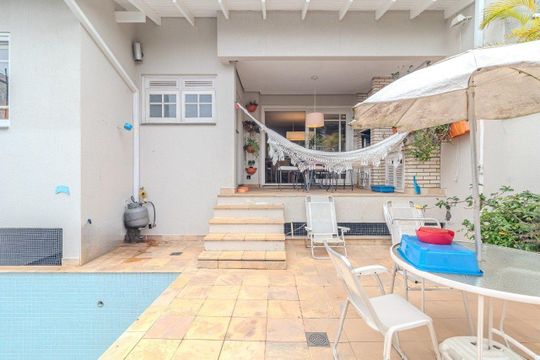 Cobertura de casa de condomínio para alugar com 3 quartos, 324m² em Três Figueiras, Porto Alegre
