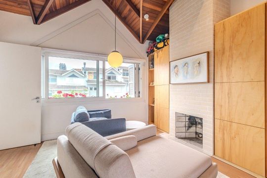 Quarto 3 de casa de condomínio para alugar com 3 quartos, 324m² em Três Figueiras, Porto Alegre