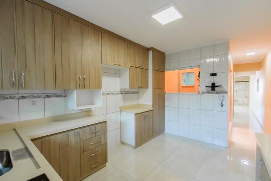 Cozinha de casa para alugar com 3 quartos, 114m² em Vila Frugoli, São Paulo