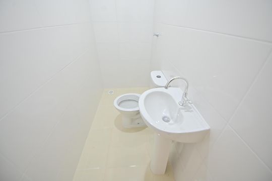 Banheiro Social de casa de condomínio para alugar com 1 quarto, 22m² em Jardim América, Goiânia