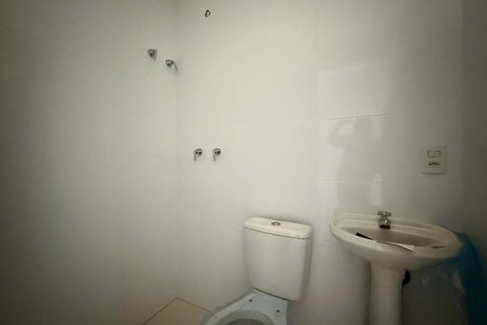 Banheiro de Serviço de apartamento à venda com 4 quartos, 270m² em Chácara Santo Antônio (zona Sul), São Paulo