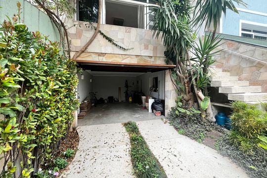 Garagem de casa à venda com 2 quartos, 162m² em Vila Aurora (zona Norte), São Paulo