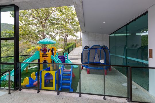 Área comum - Playground de casa de condomínio à venda com 4 quartos, 380m² em Vale dos Cristais, Nova Lima
