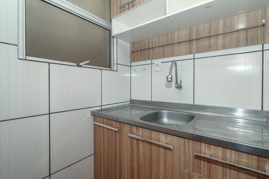 Cozinha de apartamento à venda com 2 quartos, 58m² em Mário Quintana, Porto Alegre