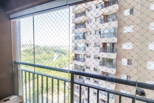 Varanda de apartamento à venda com 3 quartos, 76m² em Jardim Tupanci, Barueri