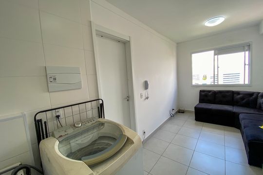 Sala de apartamento para alugar com 1 quarto, 45m² em Jardim Mirante, São Paulo