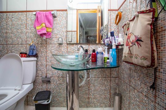 Banheiro da Suite Casa 1 de casa à venda com 4 quartos, 250m² em Piraporinha, Diadema