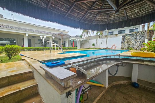Área comum - Piscina de casa de condomínio para alugar com 5 quartos, 1000m² em Jardim Acapulco, Guarujá