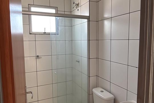 Banheiro de apartamento para alugar com 2 quartos, 47m² em Loteamento Parque Centenario, Campinas
