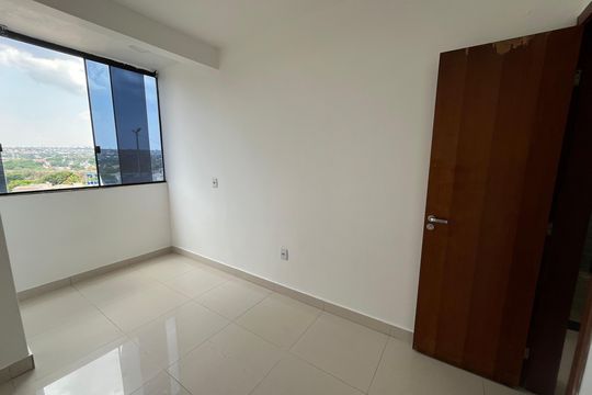 Quarto 1 de apartamento para alugar com 2 quartos, 55m² em Qe 40, Brasília