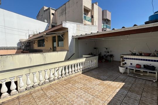Quintal de casa à venda com 3 quartos, 228m² em Vila Homero Thon, Santo André