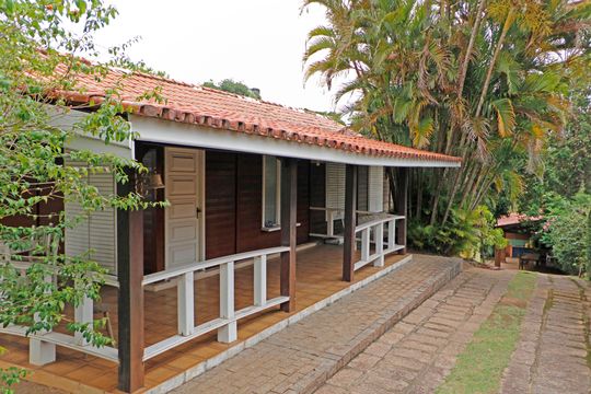 Fachada de casa de condomínio para alugar com 3 quartos, 840m² em Condomínio Estância Marambaia, Vinhedo