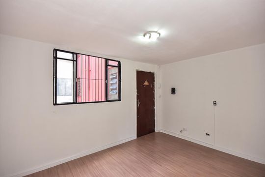 Sala de apartamento para alugar com 2 quartos, 51m² em Conjunto Promorar Raposo Tavares, São Paulo