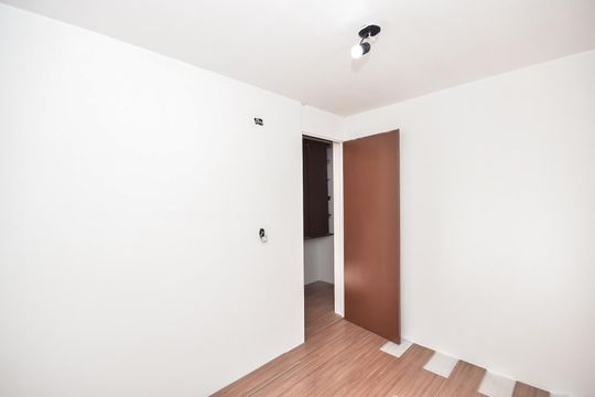 Quarto 1 de apartamento para alugar com 2 quartos, 51m² em Conjunto Promorar Raposo Tavares, São Paulo