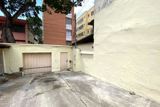 Garagem de casa à venda com 4 quartos, 392m² em Floresta, Belo Horizonte