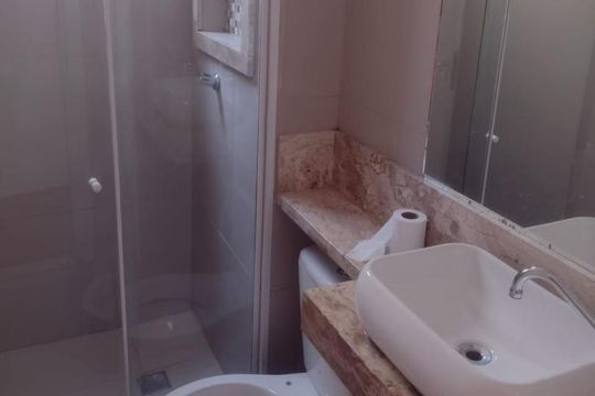 Banheiro de apartamento à venda com 2 quartos, 38m² em Jardim Boa Vista (Zona Oeste), Osasco